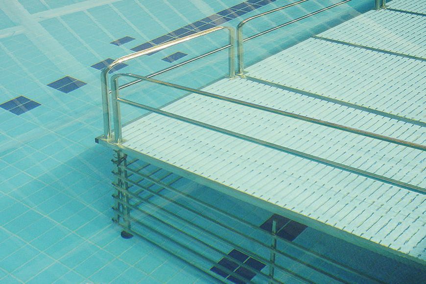 Захисний балкон платформи для зменшення дна басейну Golfinho E5197.6 (250х90 см, AISI-316) 40492 фото Захисний балкон платформи для зменшення дна басейну Golfinho E5197.6 (250х90 см, AISI-316) 40492 фото